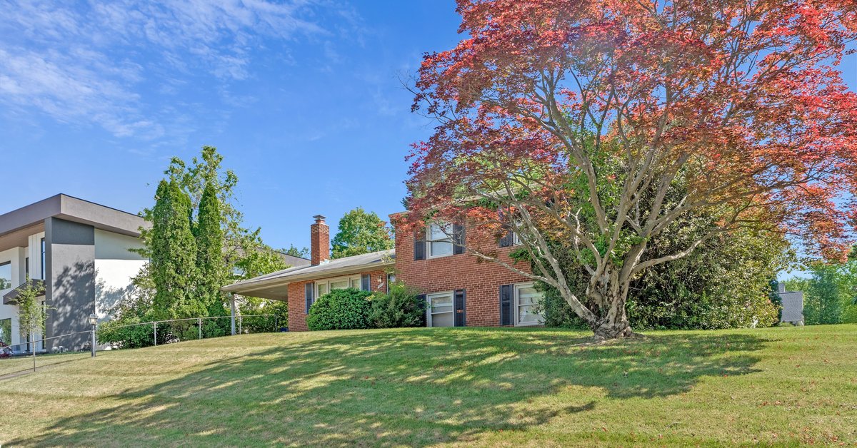 House Explording Property Tour