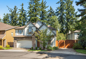 3987 SE Glen Meadows Way
