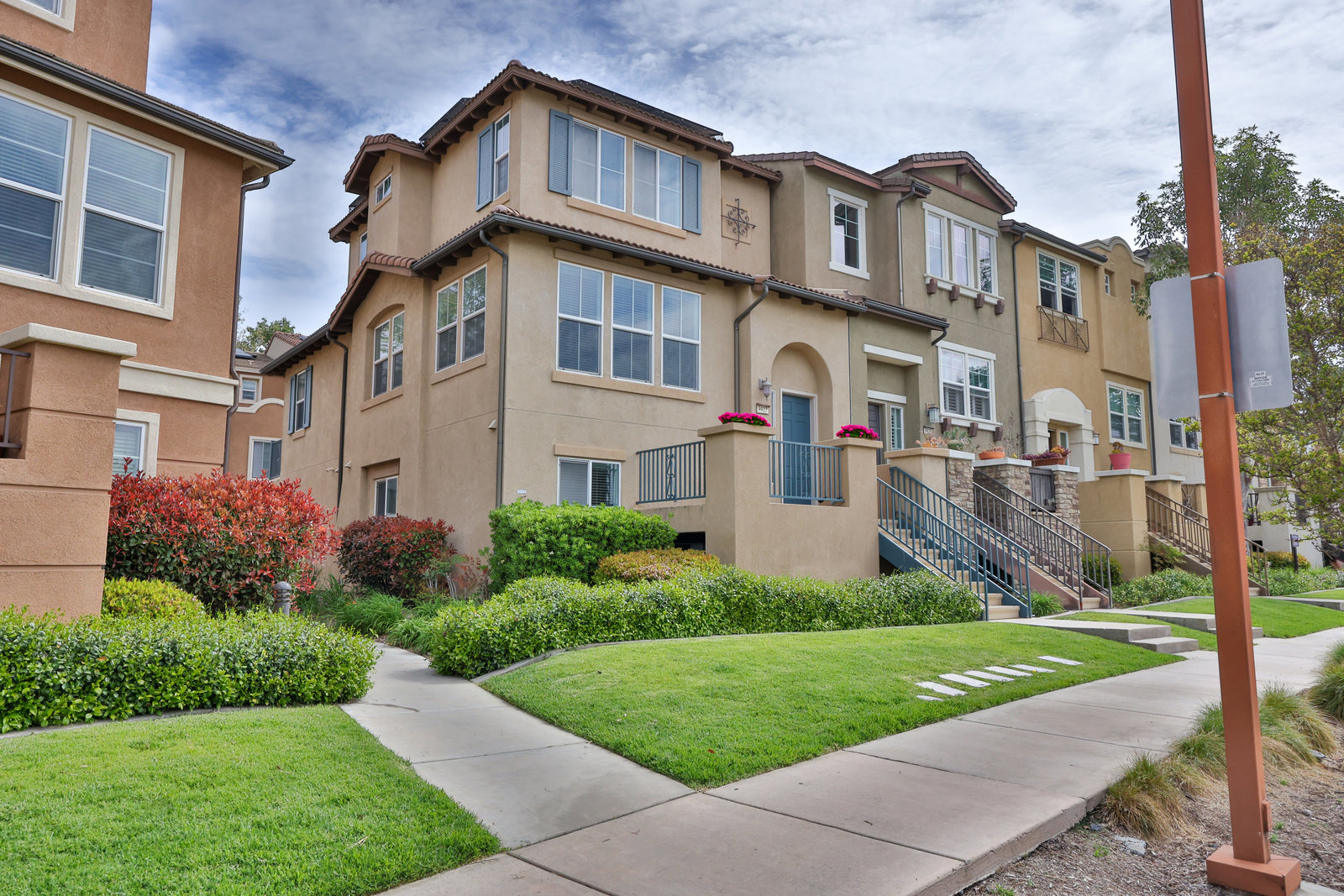 9927 Leavesly Trail