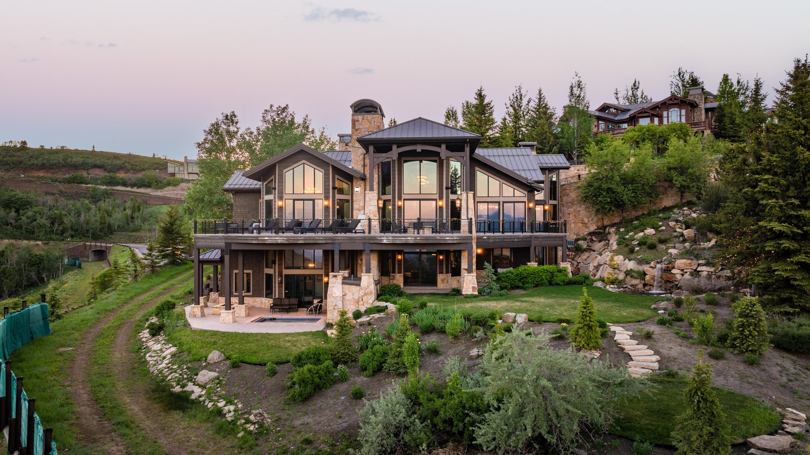 9985 Summit View Dr - Sky Ridge Retreat | VUE Christies International ...