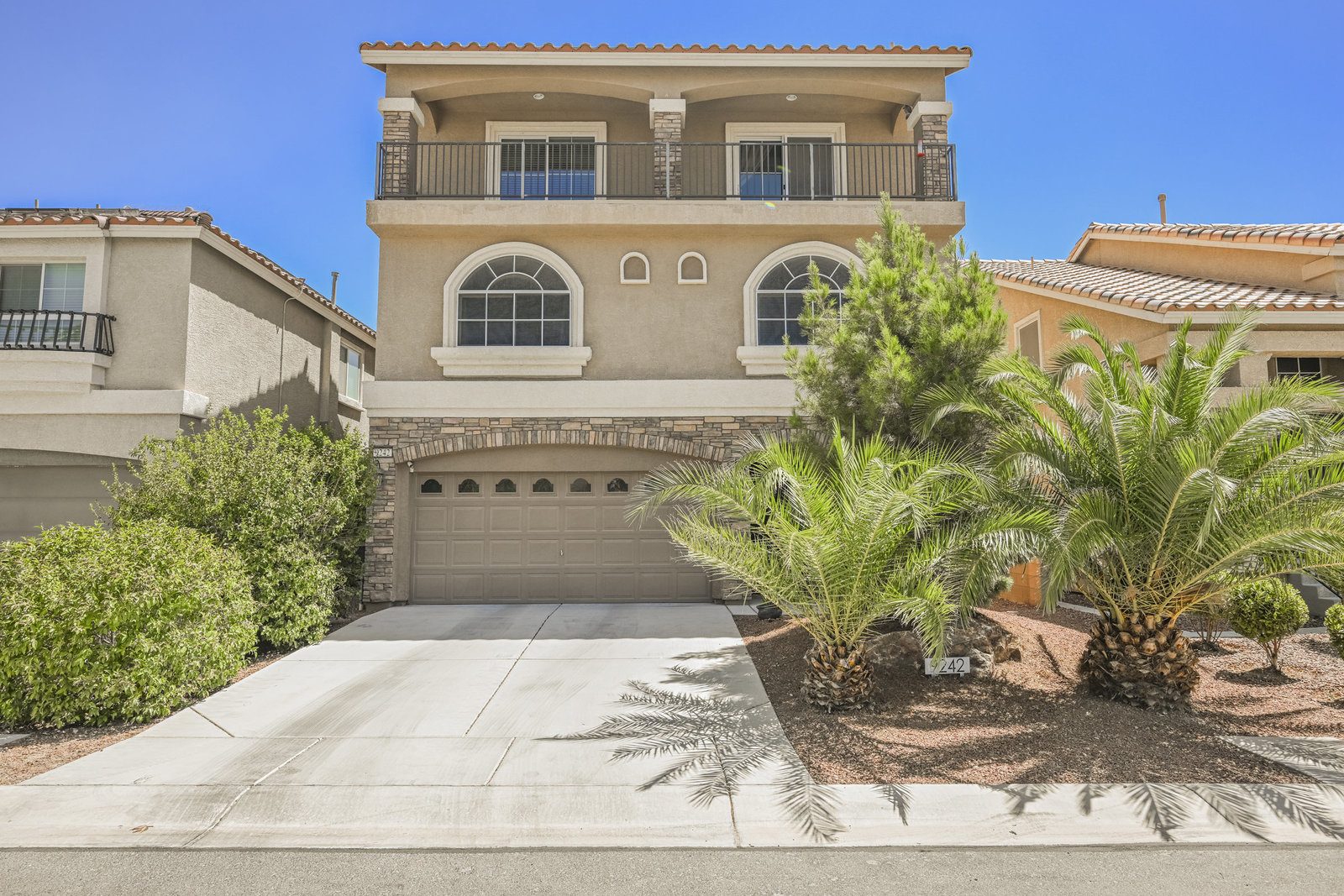 9242 9242 Midnight Cellars St