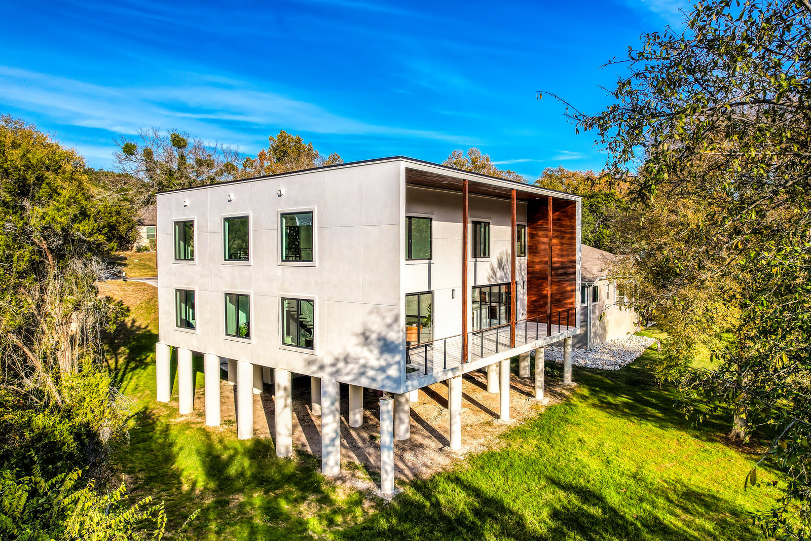 20703 Deep Creek
