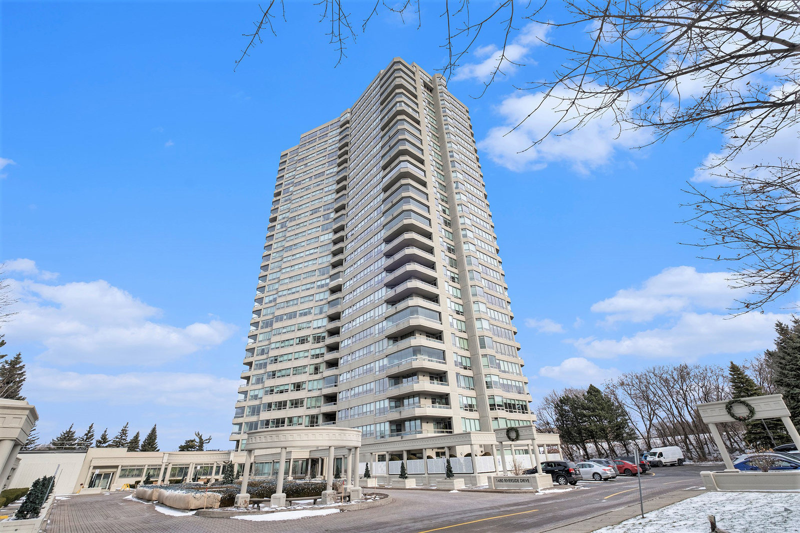 1480 Riverside Drive #1506