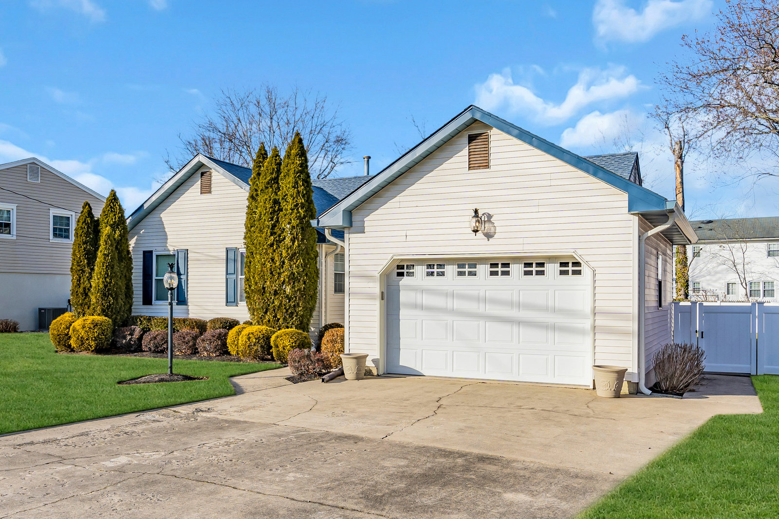 908 Ocean Rd