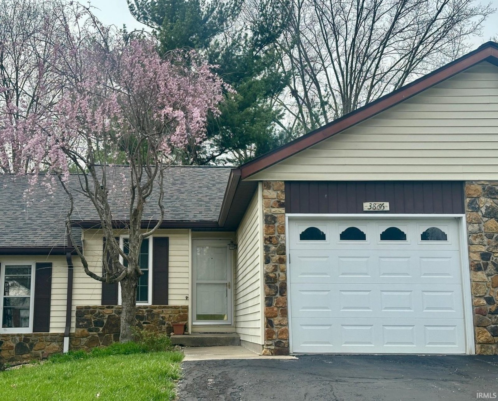 3866 S Laurel Ct