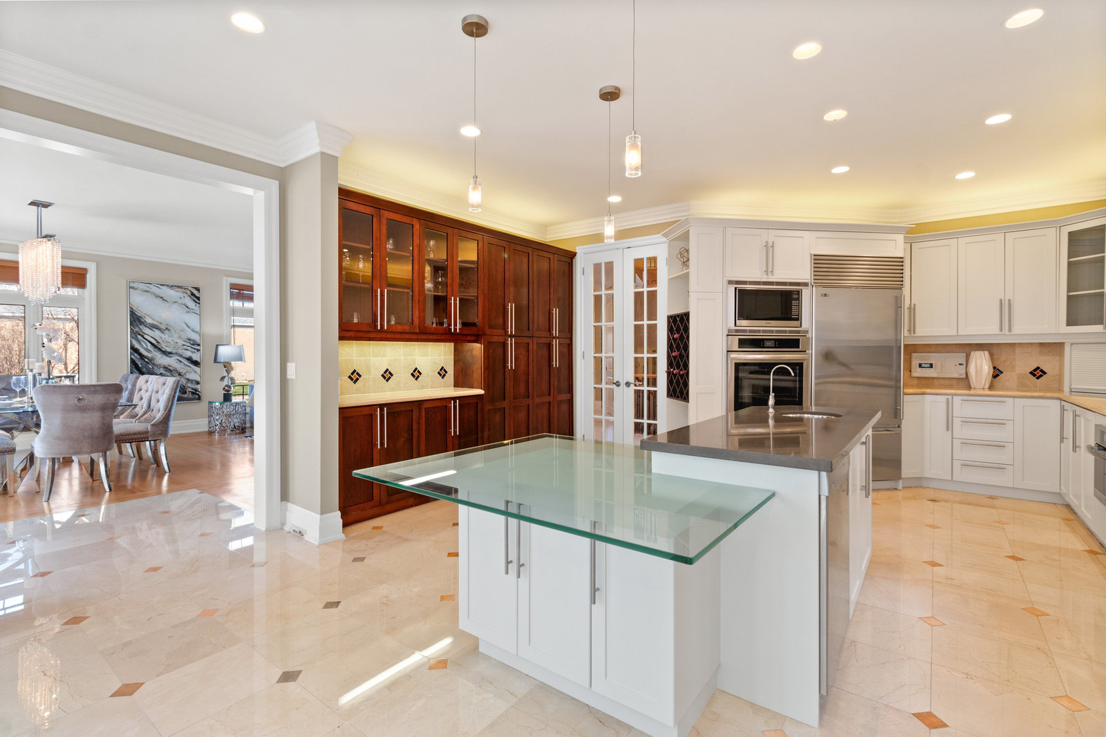 260 Princess Ave