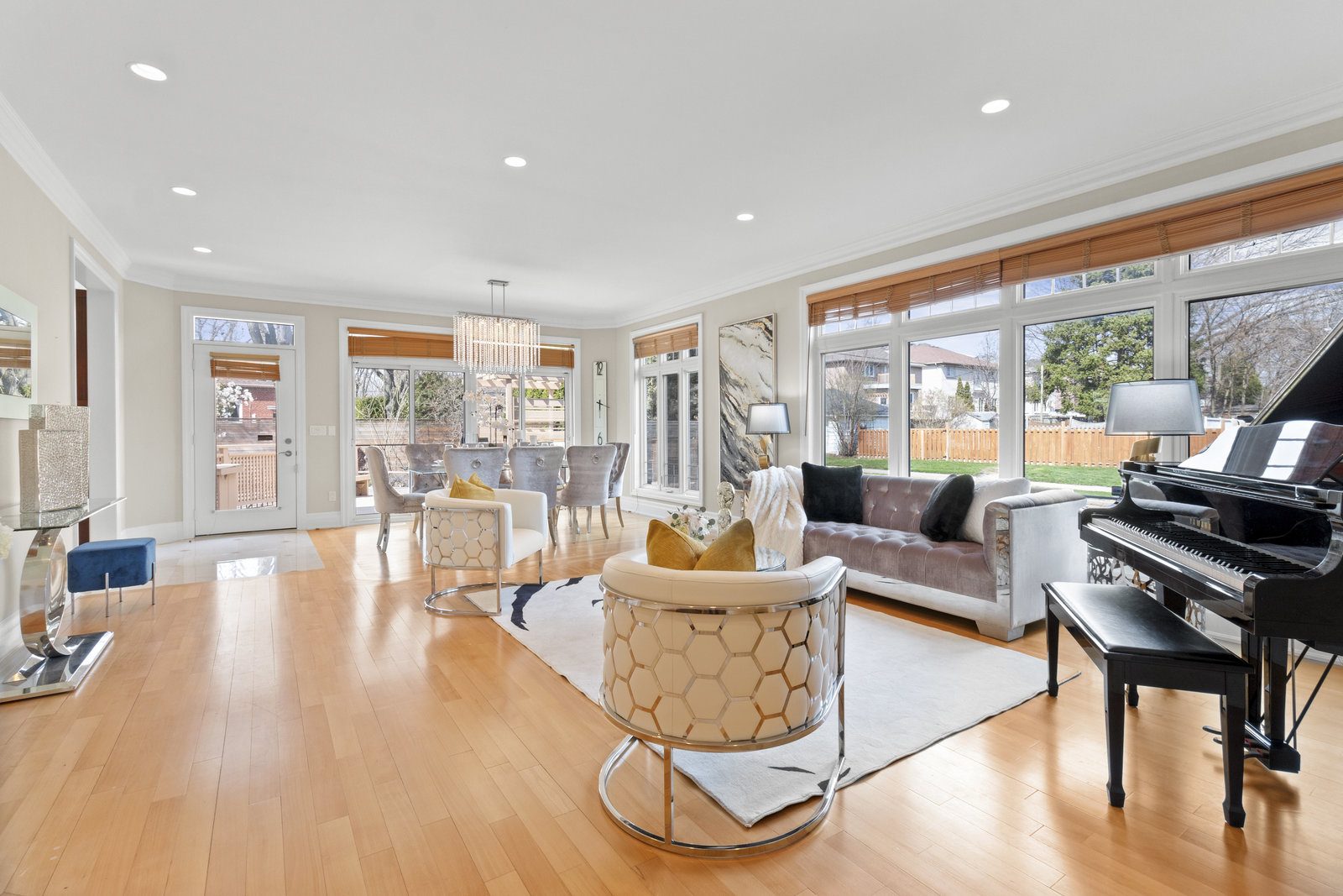 260 Princess Ave