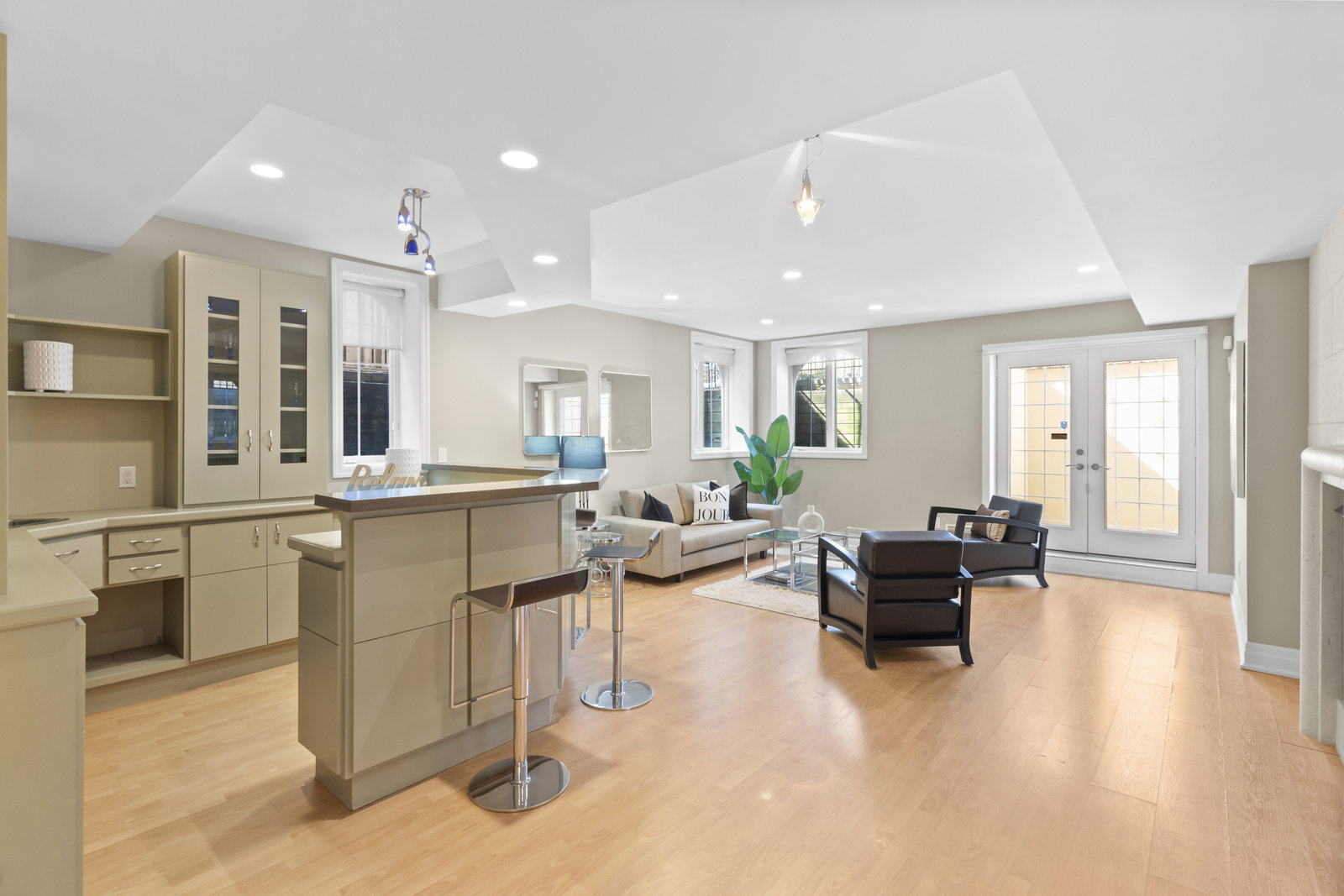 260 Princess Ave