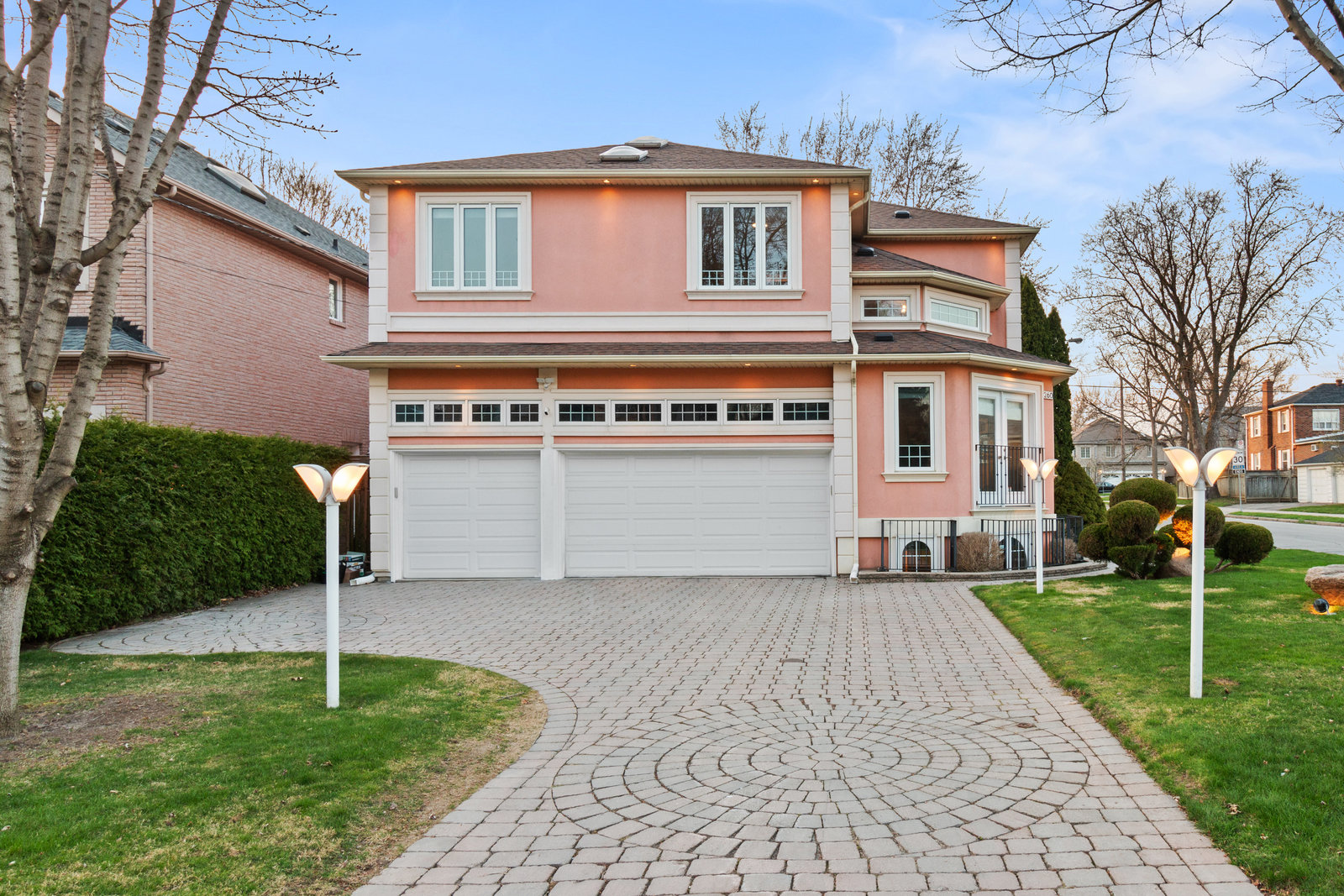 260 Princess Ave