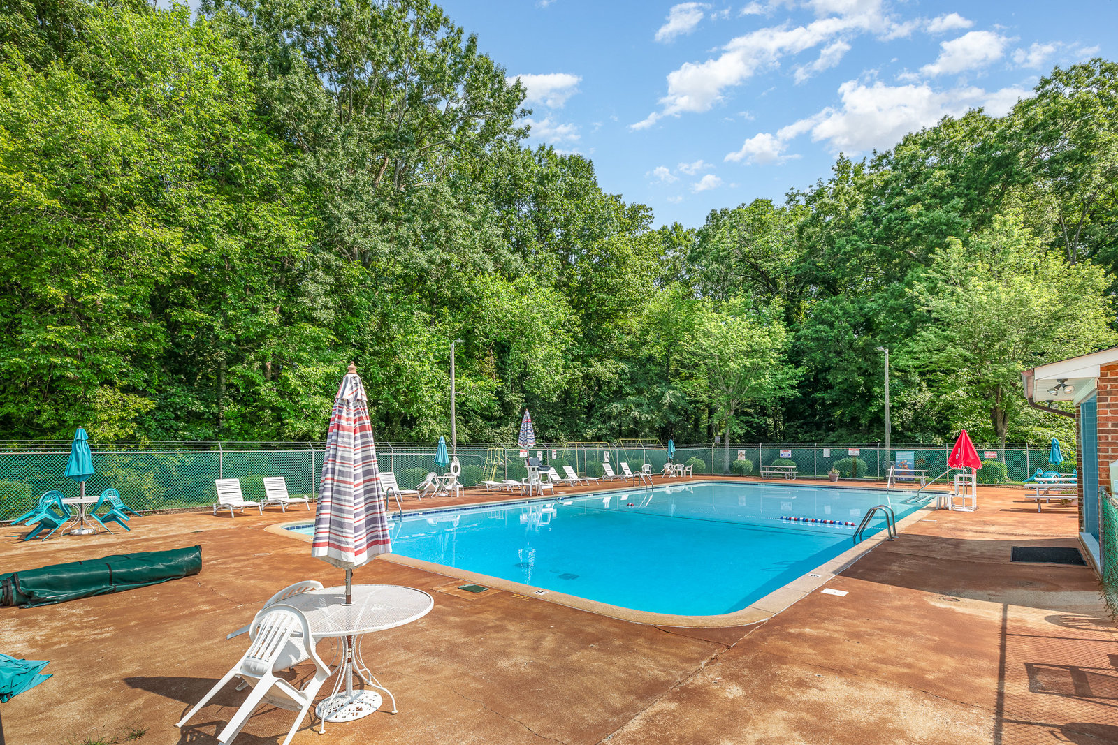 4924 Farm Pond Lane