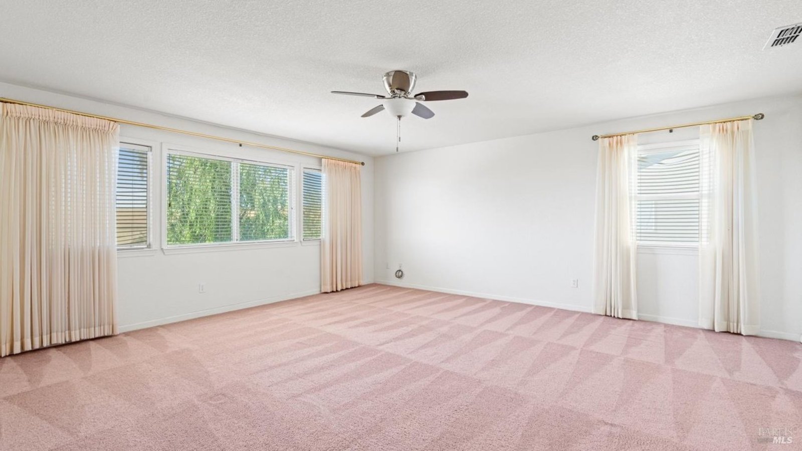 736 Ruby Drive