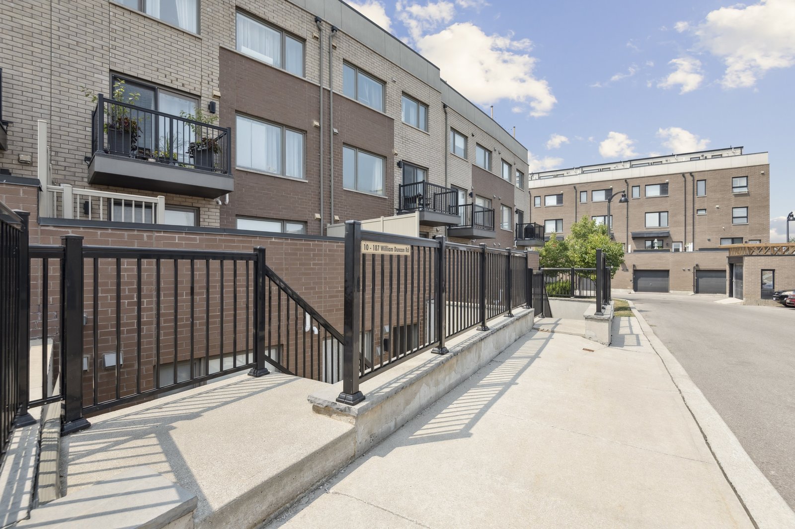 187 William Duncan Road 10