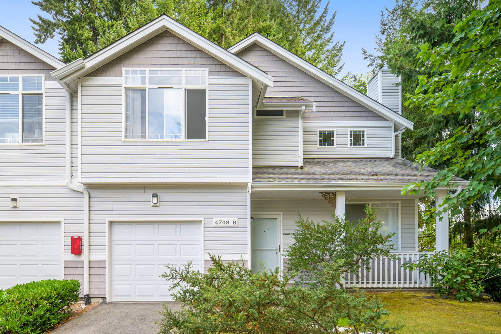 4748 Lakeshore Ln SE Unit B