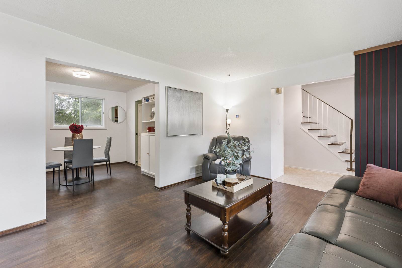 102 Rutherford Road North
