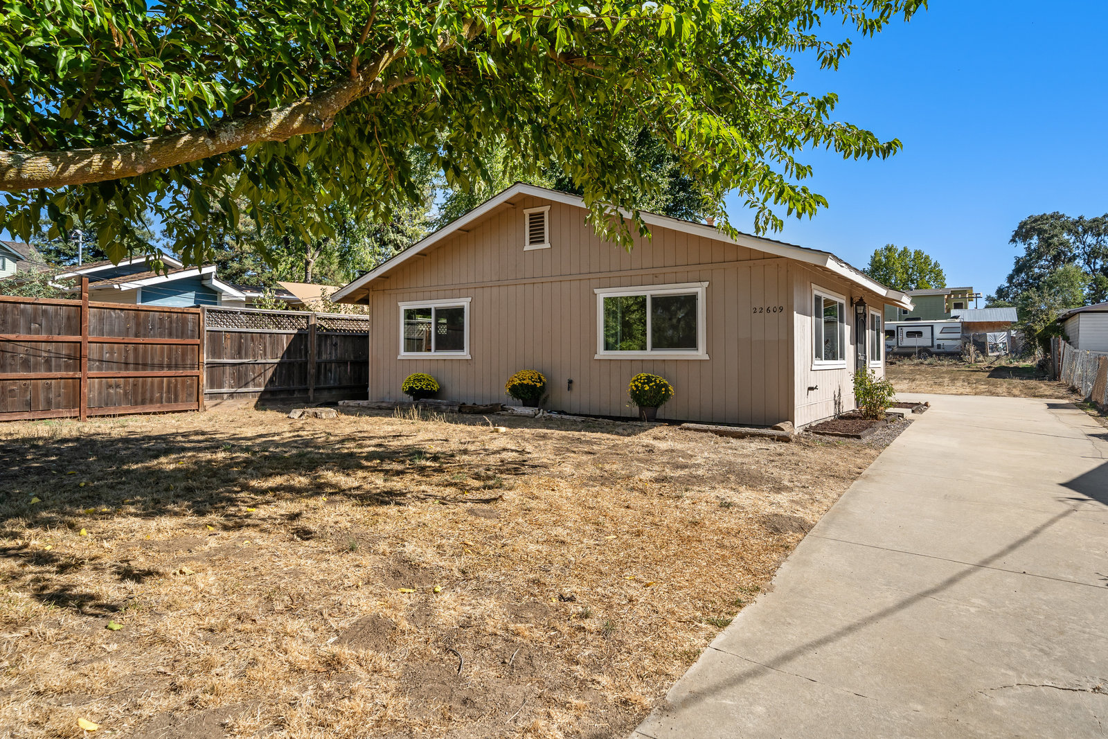 22609 I St