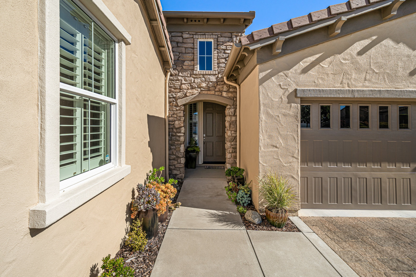 1147 Contessa Way