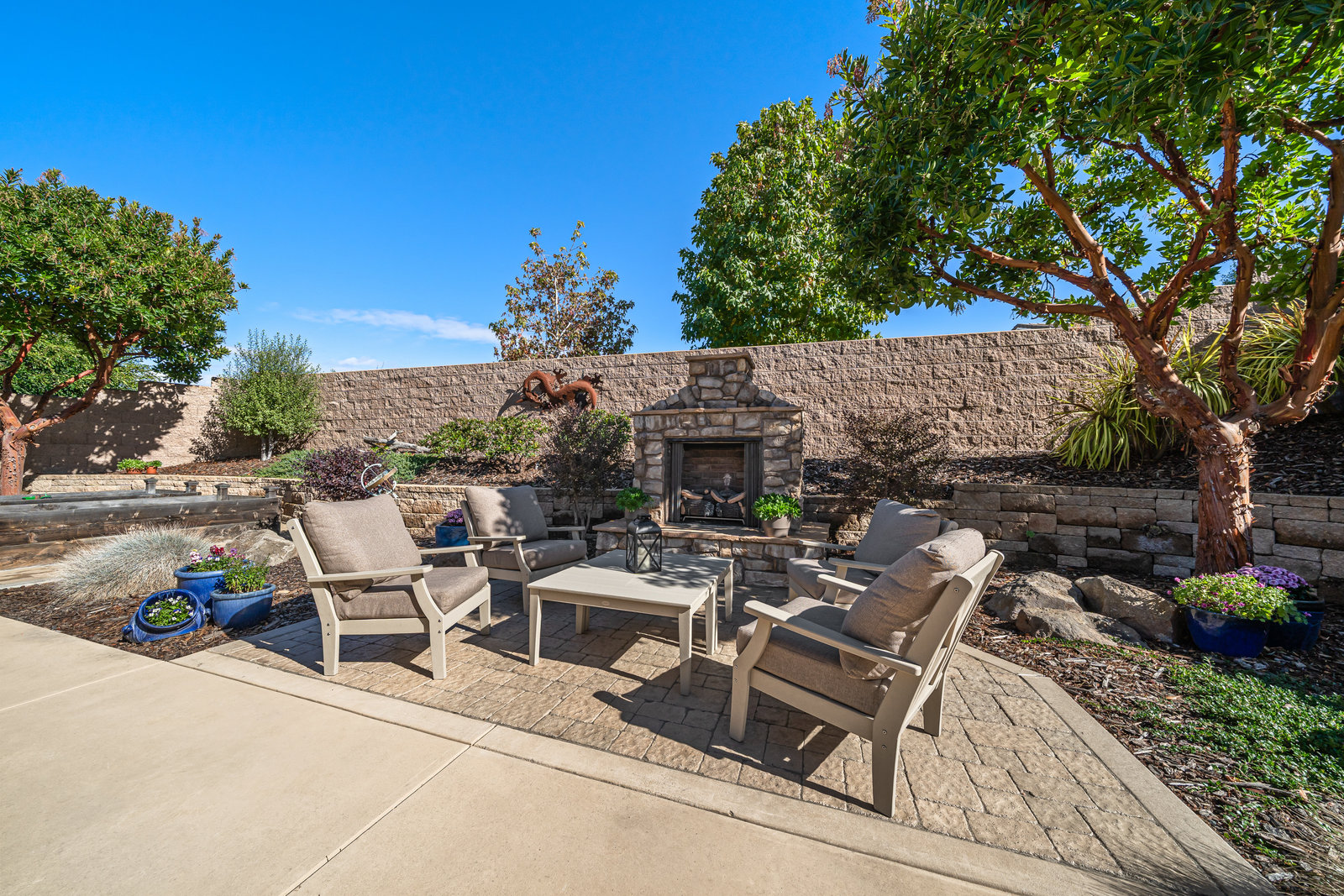 1147 Contessa Way