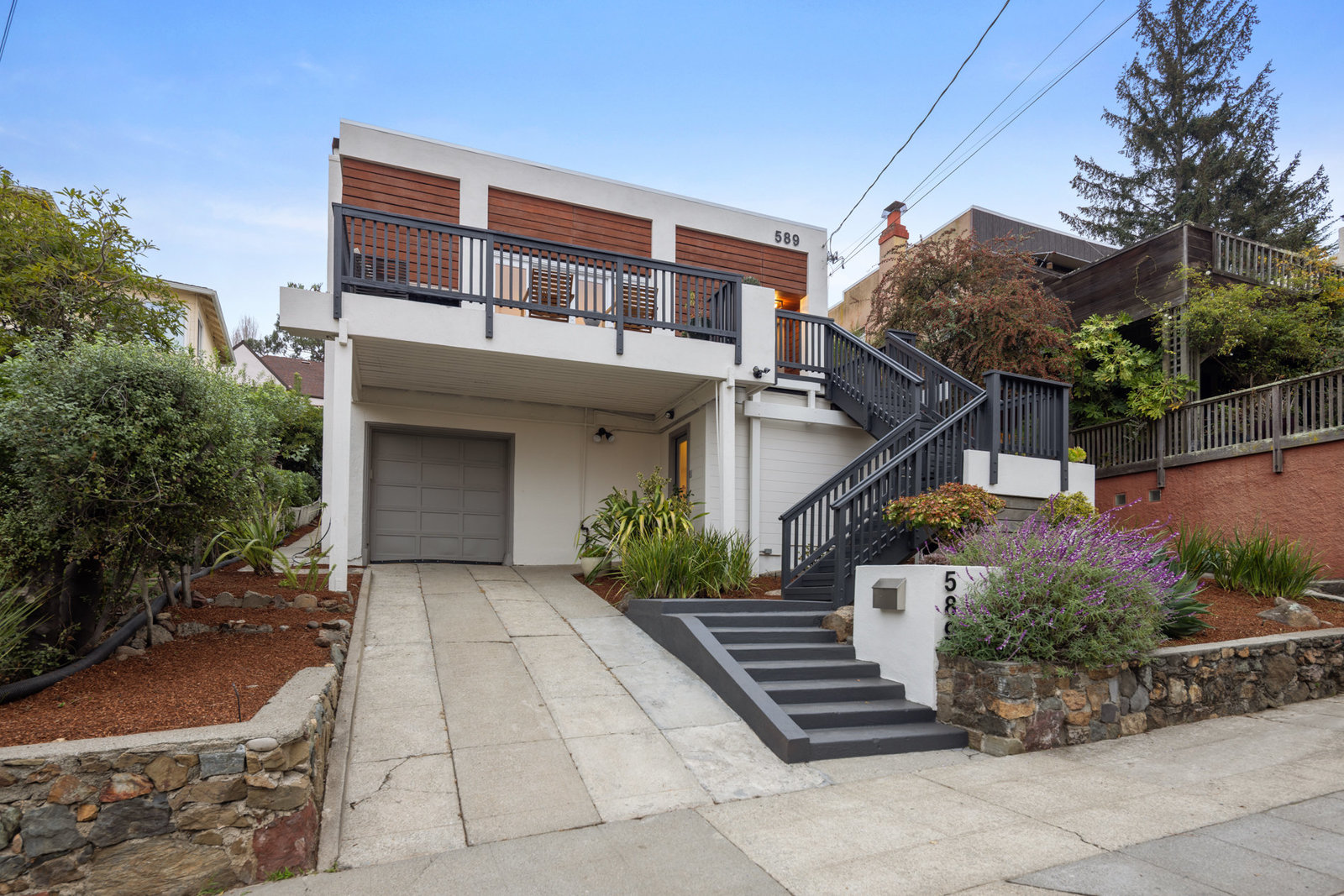 589 San Luis Rd