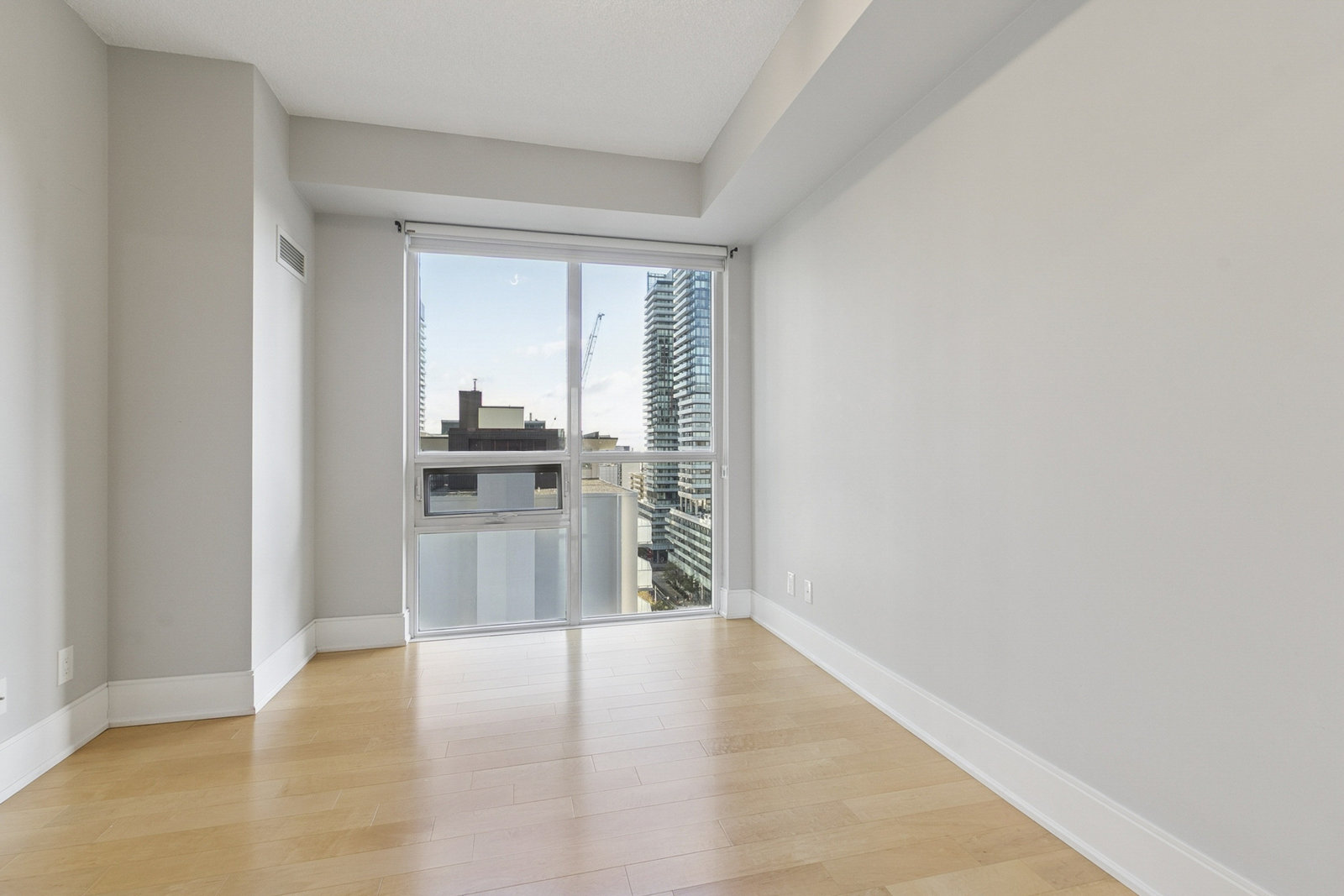 70 Roehampton Avenue 1312