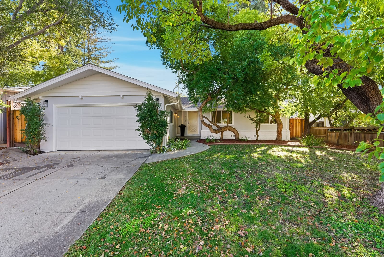 2157 Harkins Ave