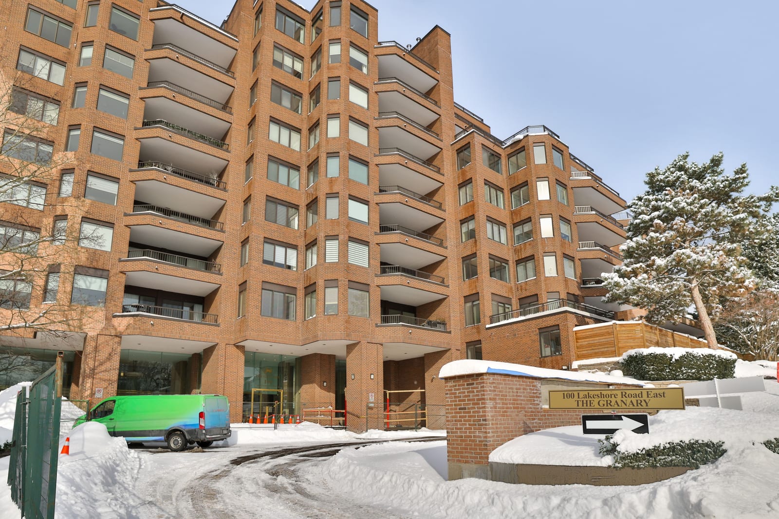 100 Lake Rd 102-100 Lakeshore Road E, Oakville On