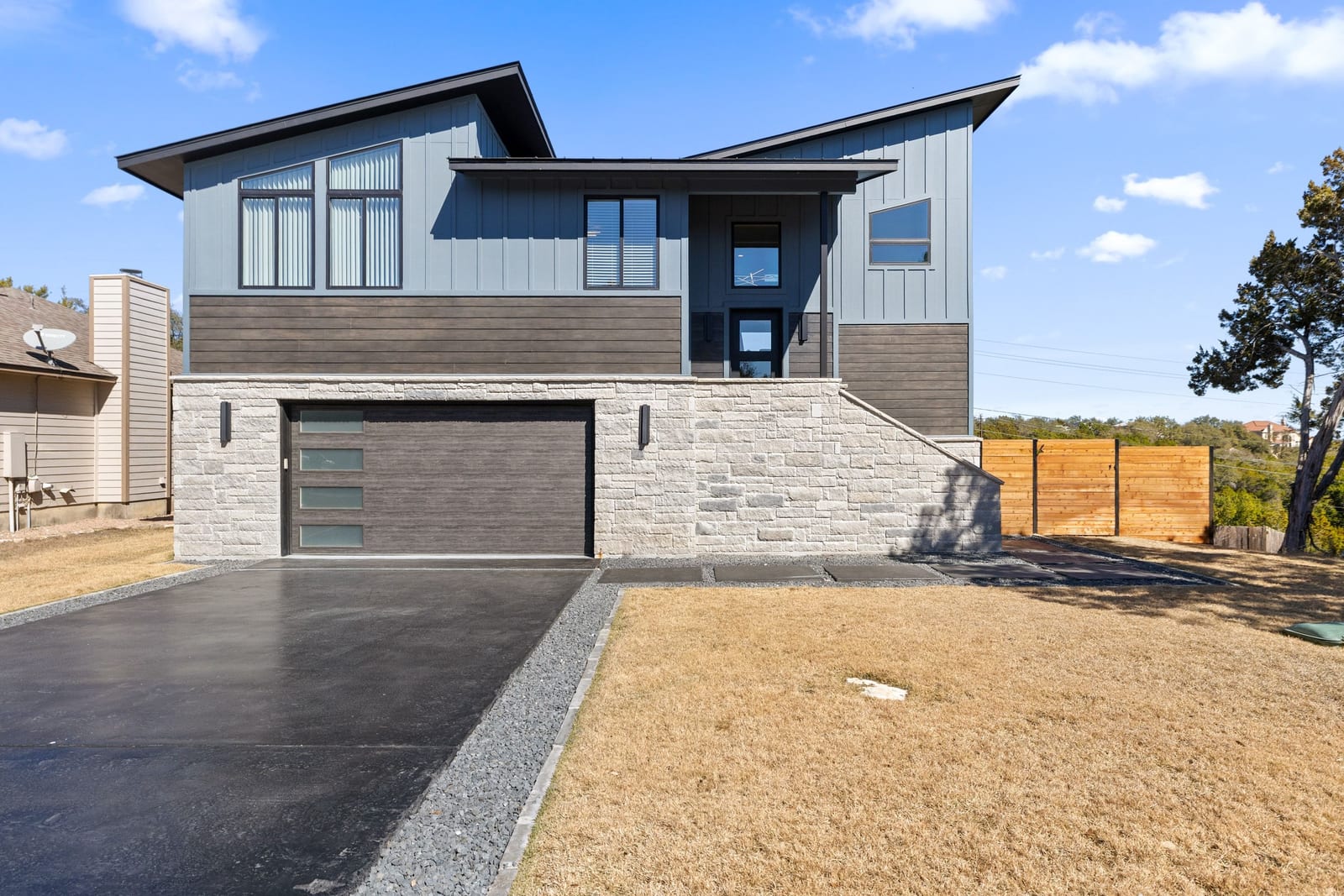 436 Summit Ridge Drive North