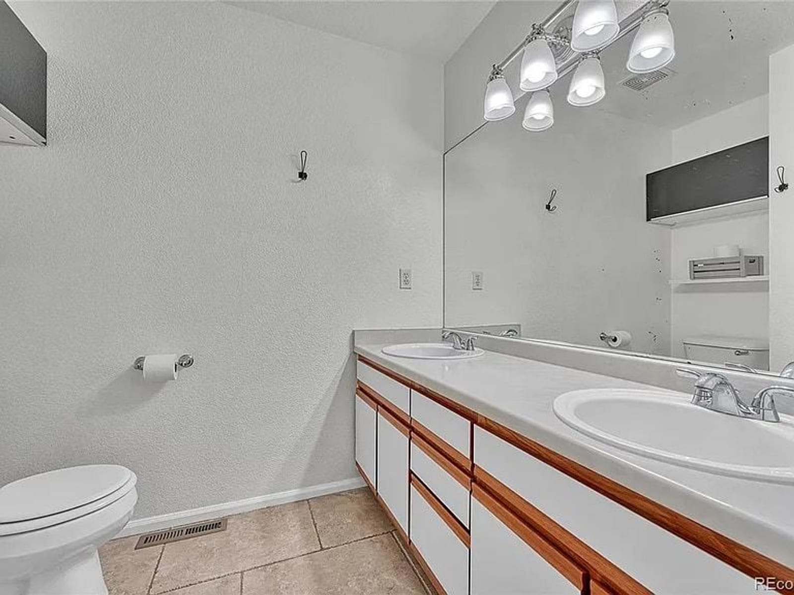 34084 Prairie Loop