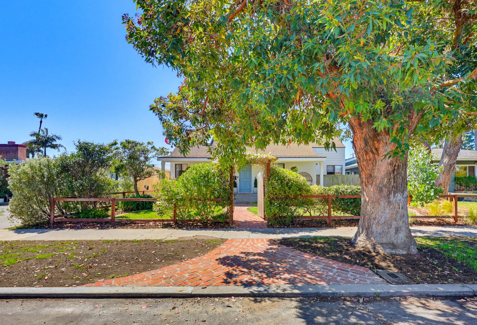 4335 Coronado Avenue