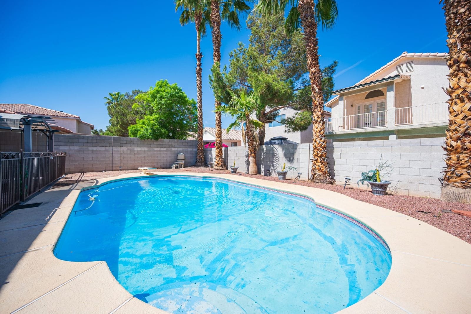 8500 W Gilmore