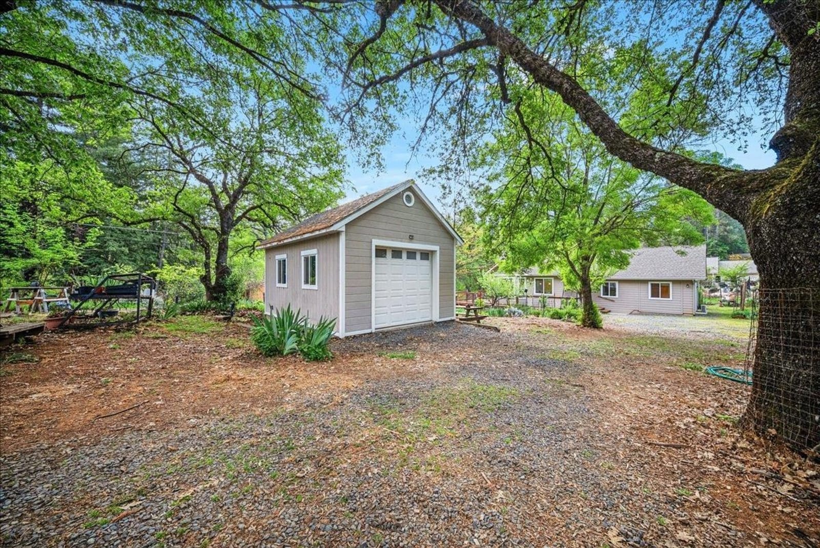 709 Cole Rd