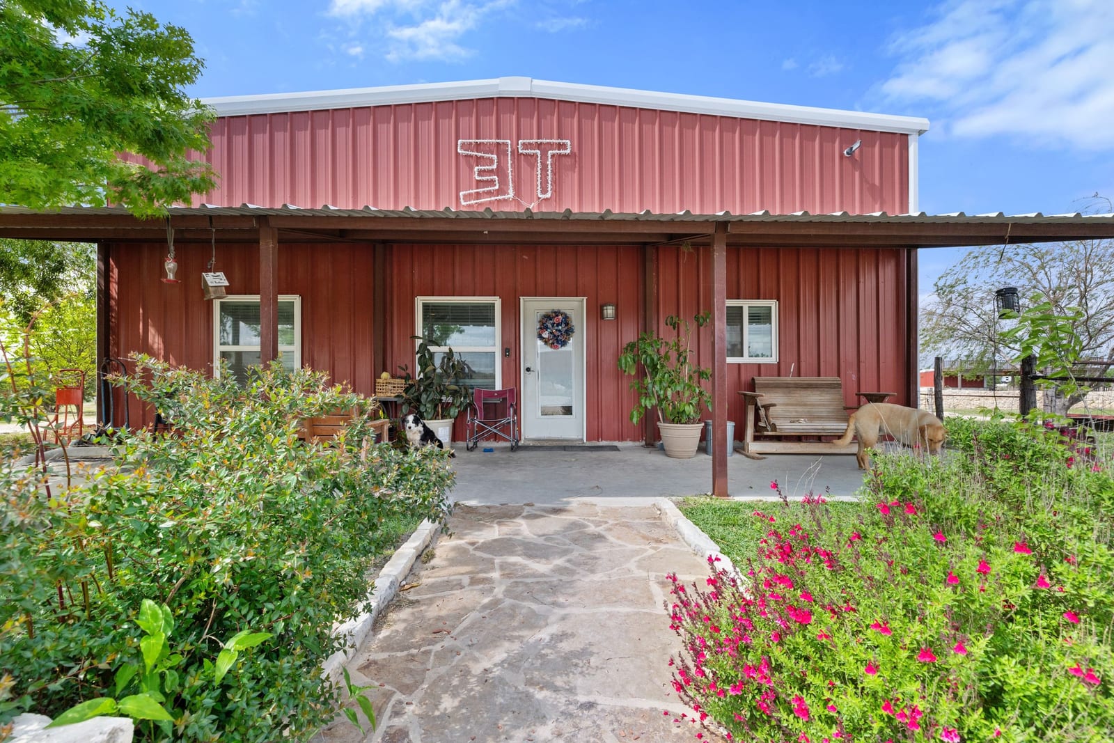 Florence ranch photo 9