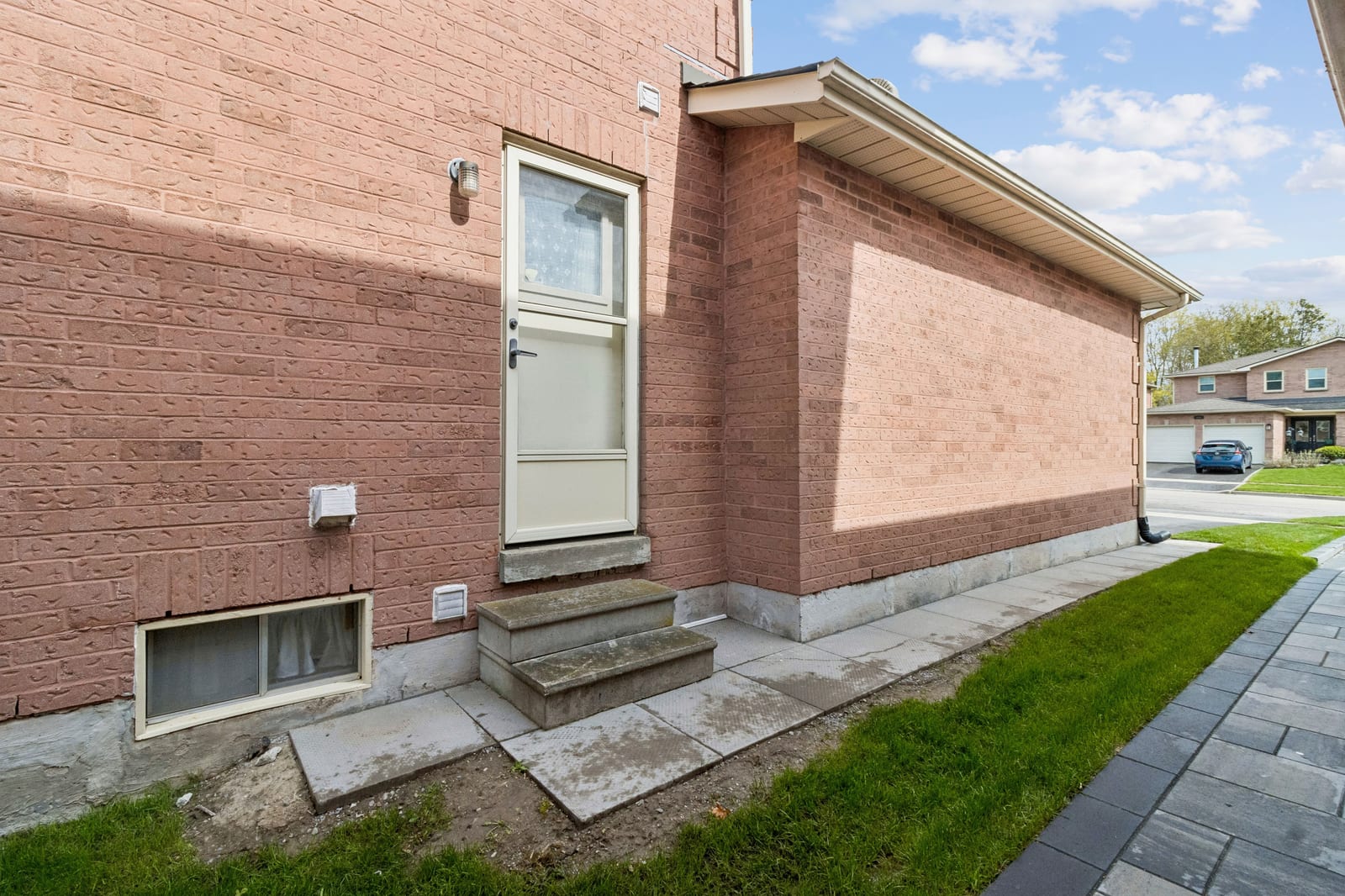693 Leslie Valley Drive
