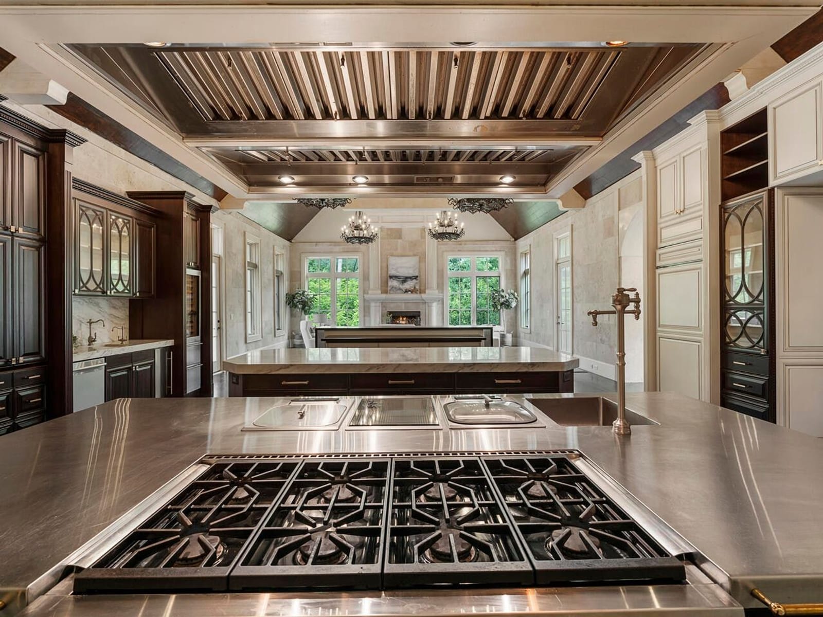 Kitchen working angle