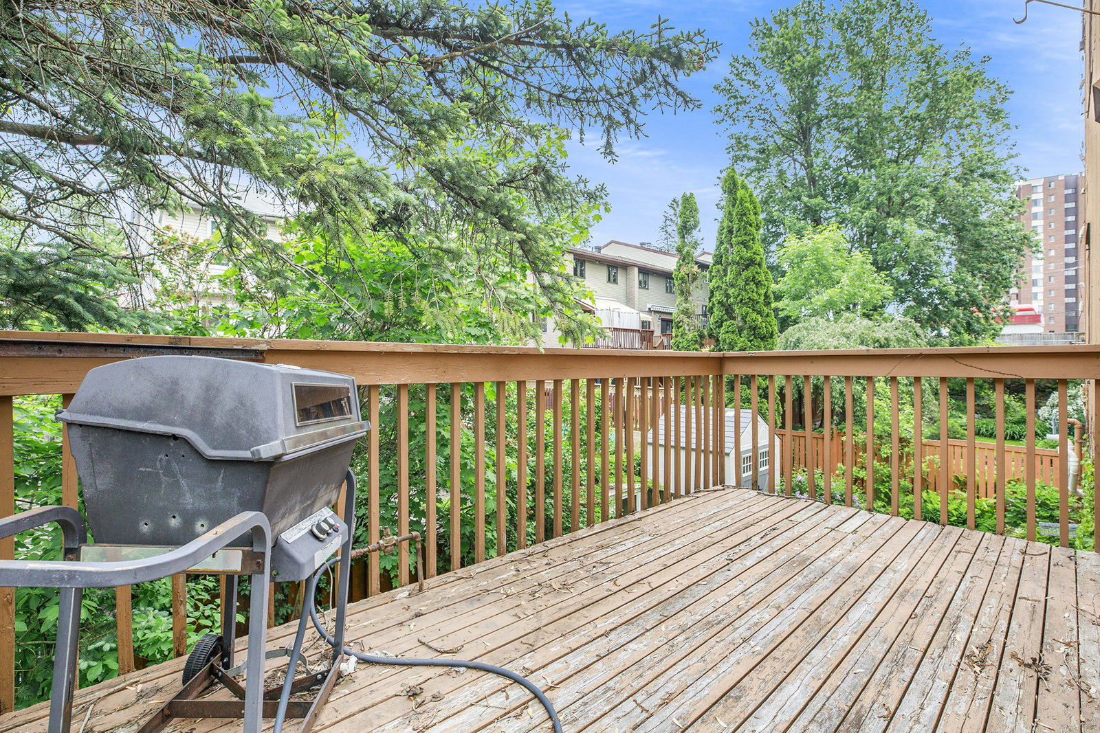 5 Maplehurst Ave