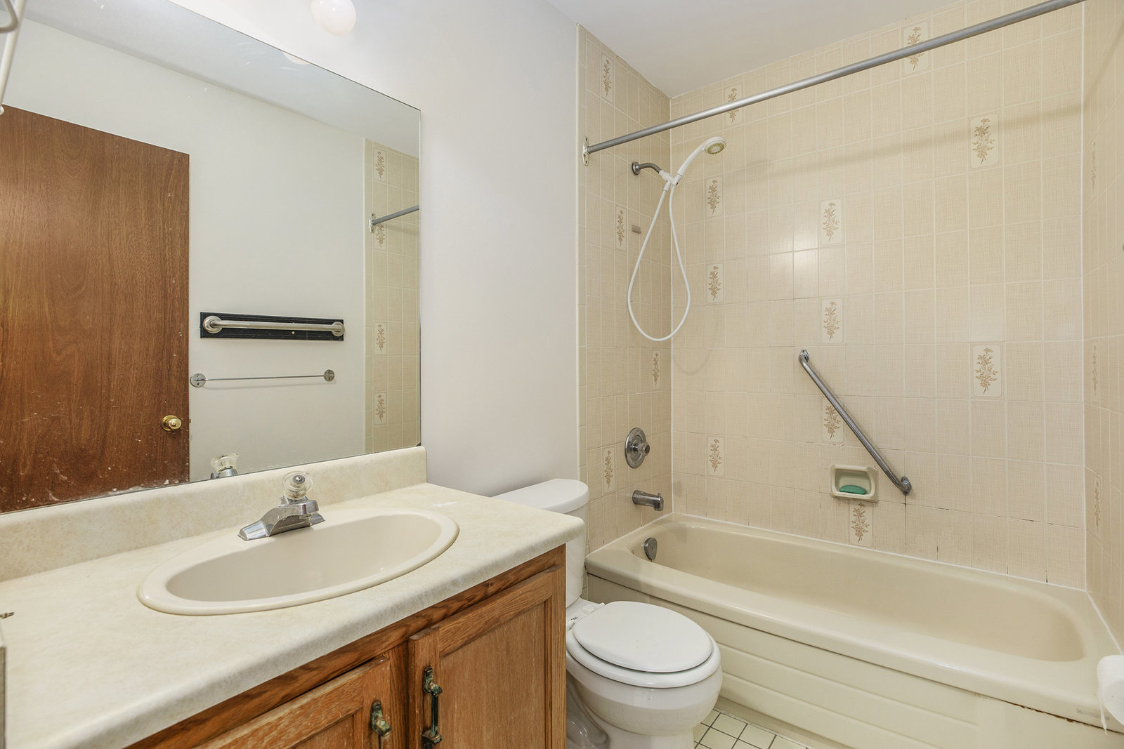 5 Maplehurst Ave