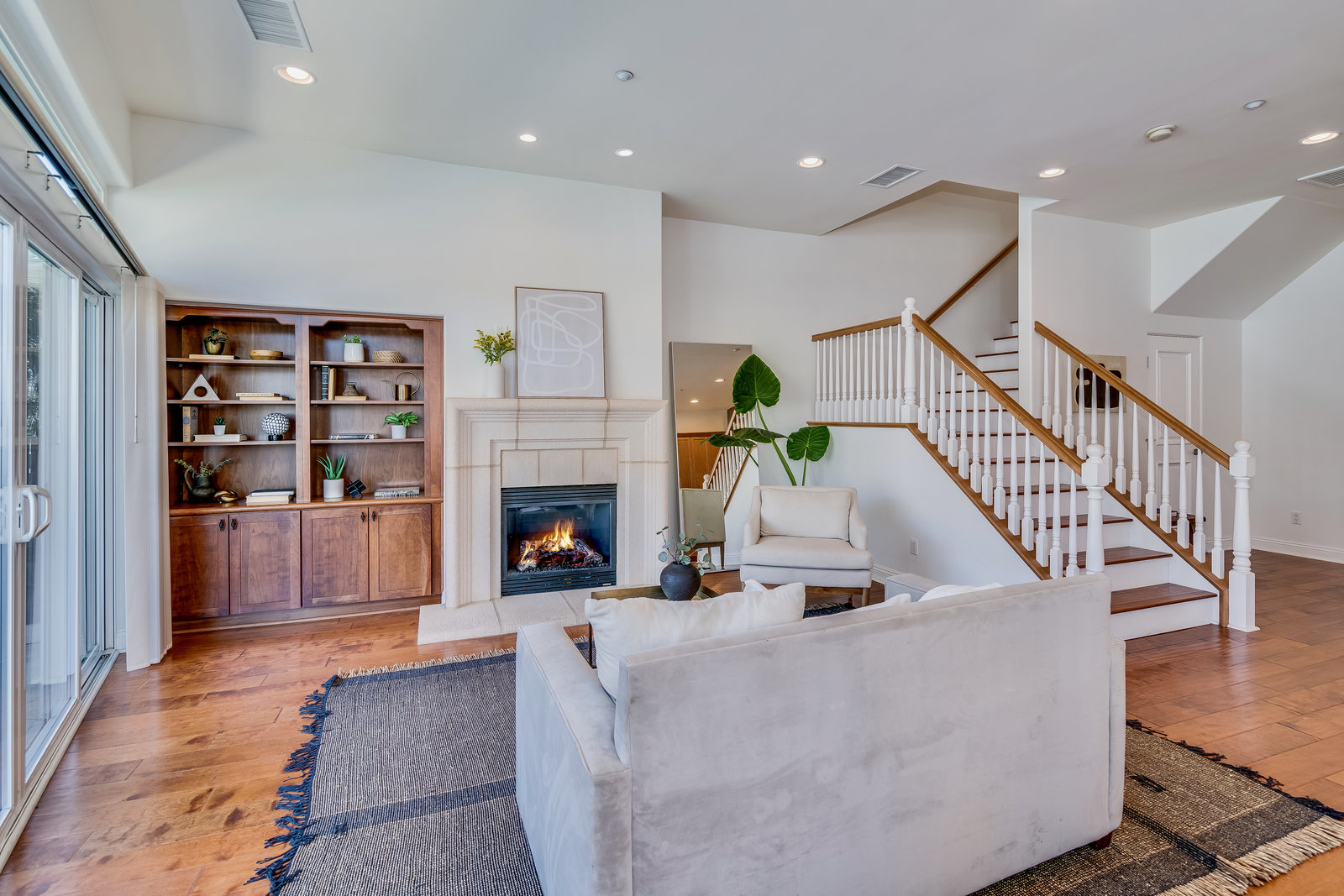 4529 Roshan 4529 Cove Drive #101