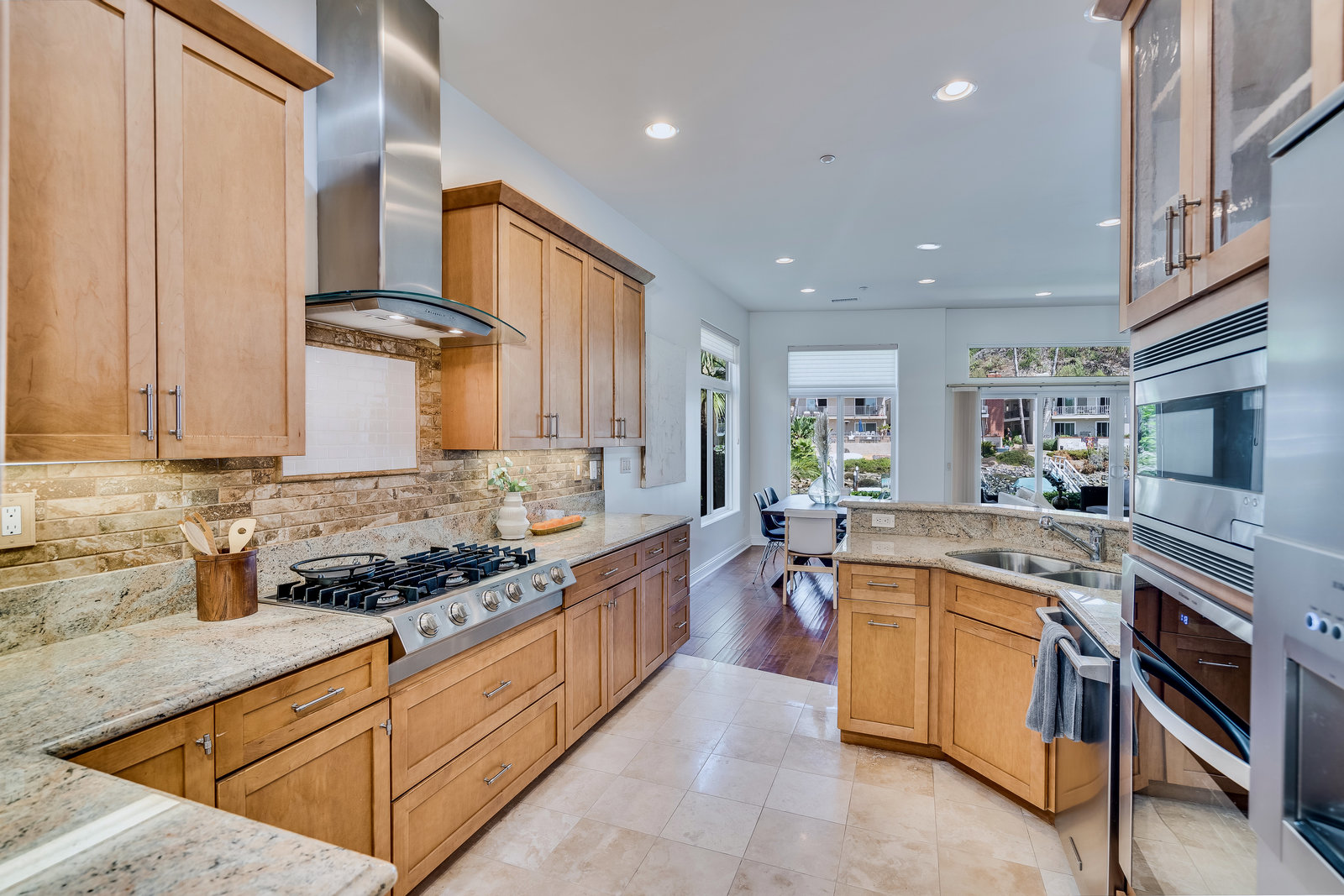 4529 Roshan 4529 Cove Drive #101