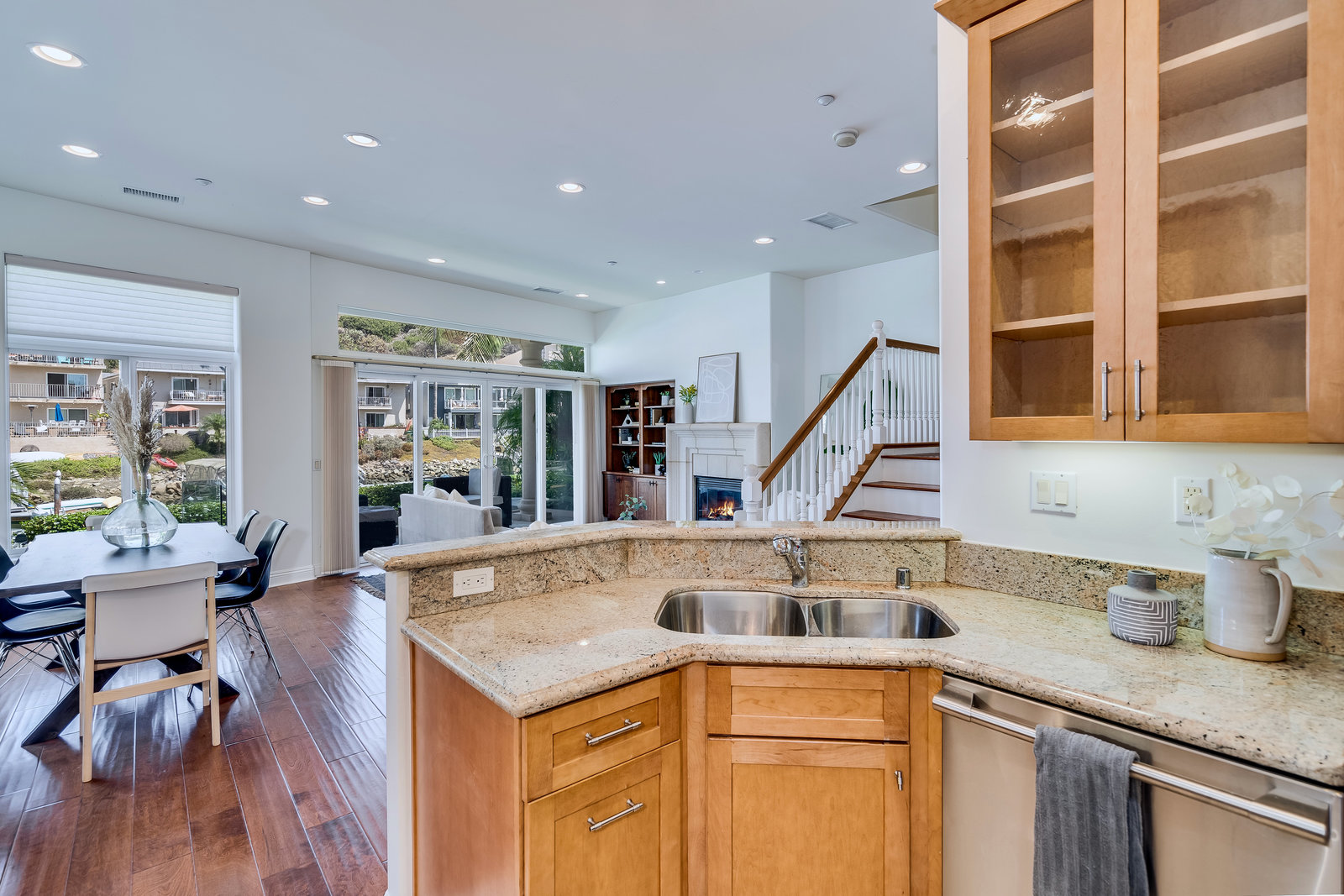 4529 Roshan 4529 Cove Drive #101