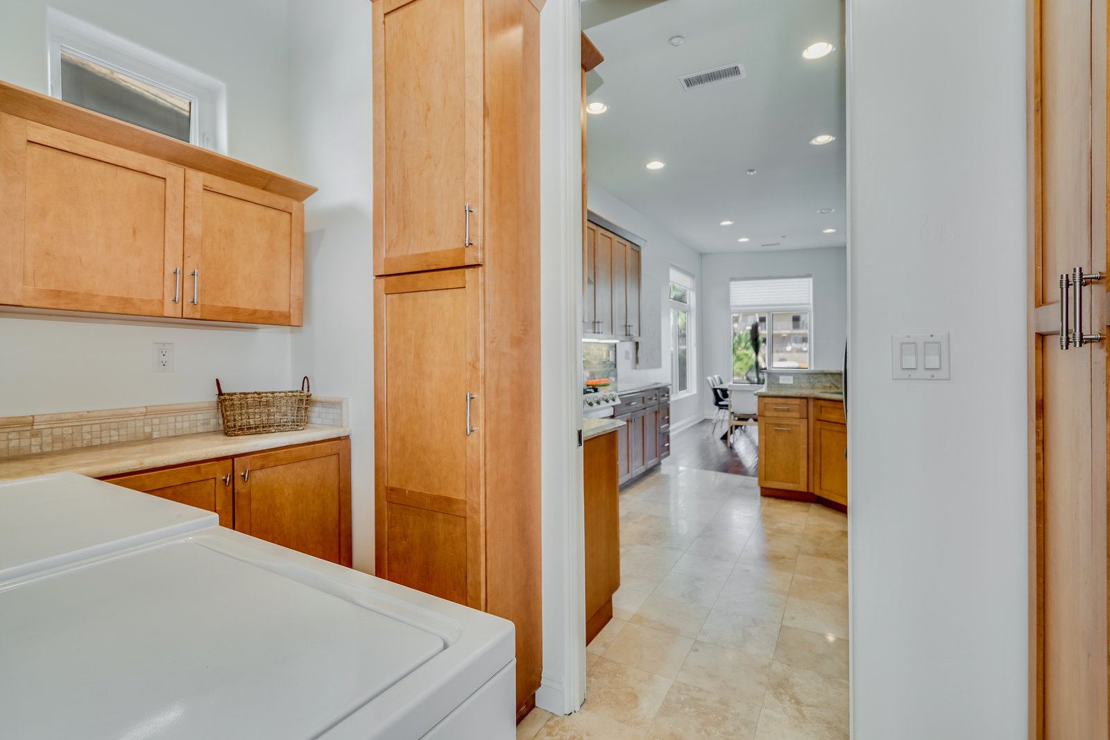 4529 Roshan 4529 Cove Drive #101