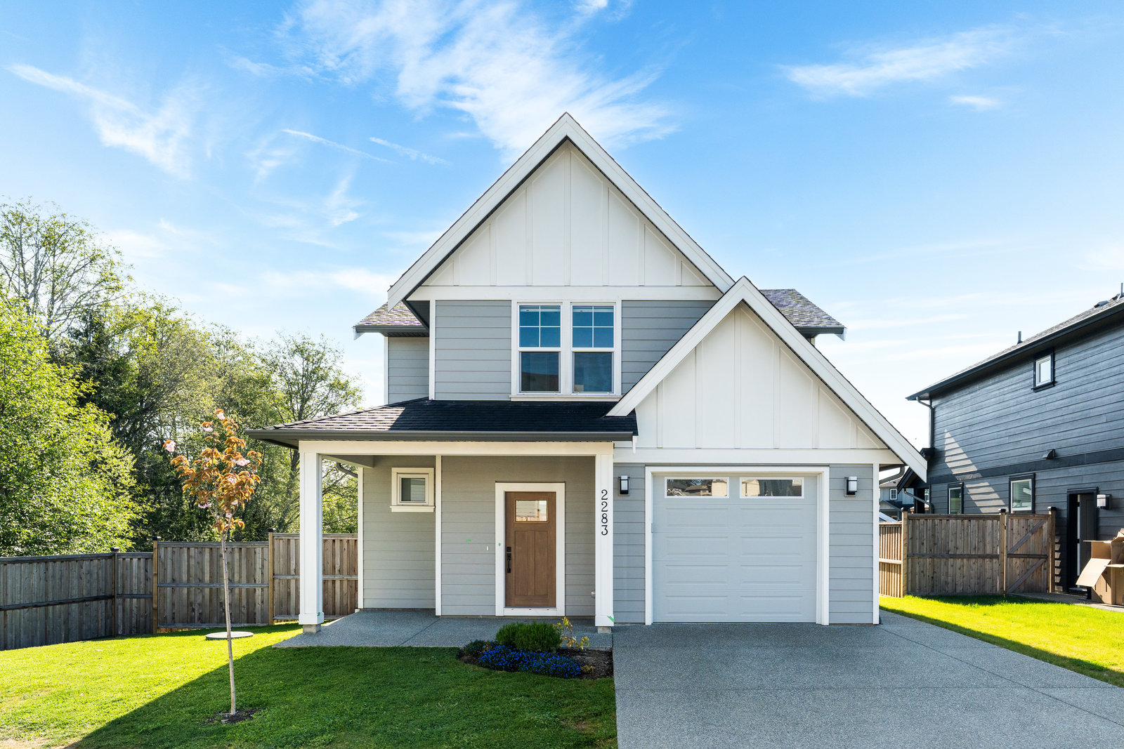 2283 2283 Evelyn Lane